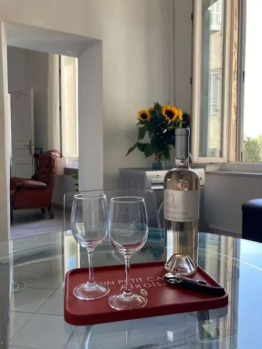 Appartement Lumineux En Plein Centre - 2 Chambres Aix-en-Provence 0*,